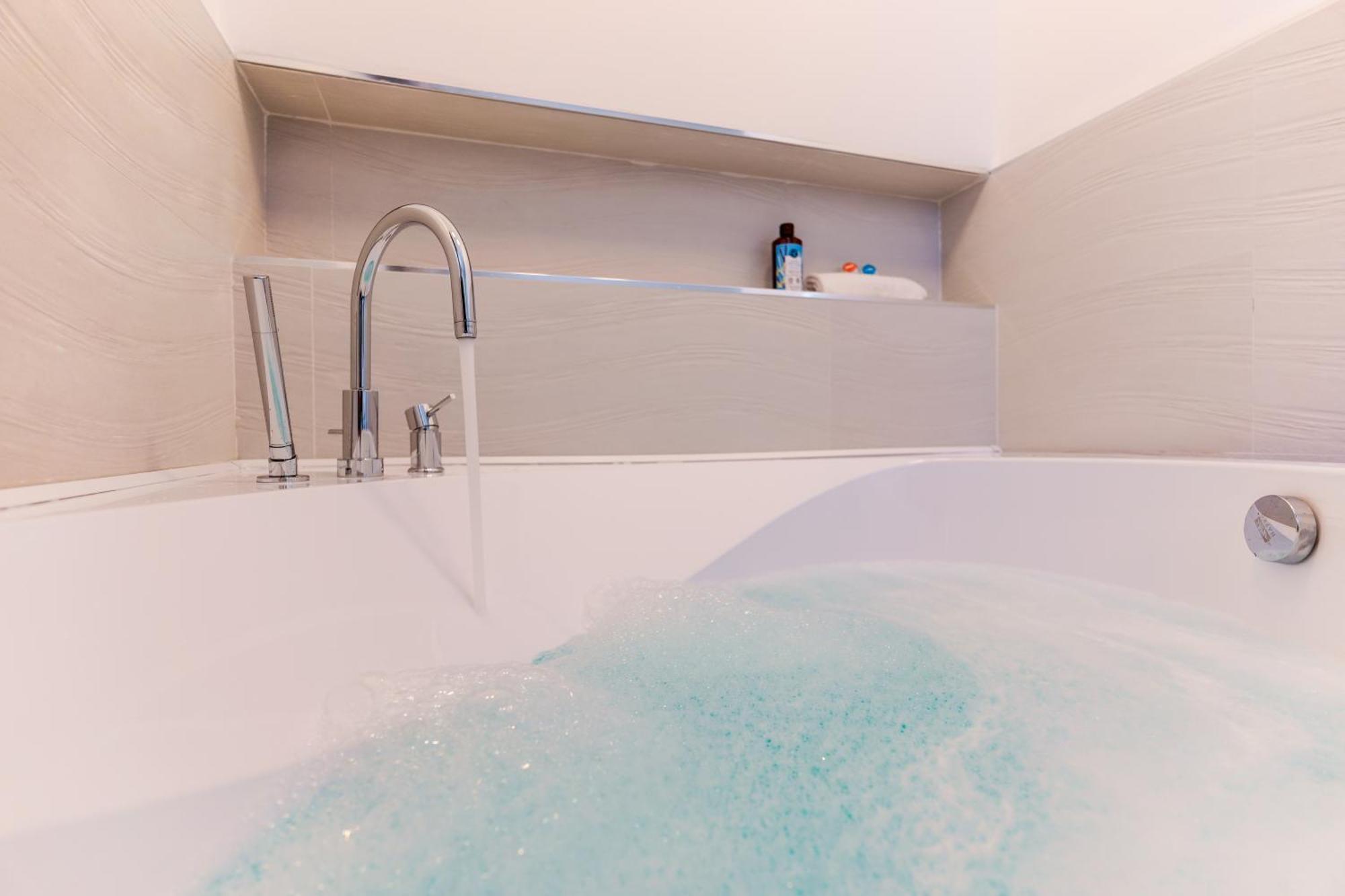 קליארי Aqua Comfort Rooms - Eja Sardinia מראה חיצוני תמונה